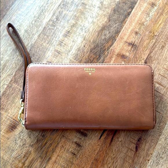 Fossil 1954 Brown Leather Wristlet Wallet - Picture 1 of 9